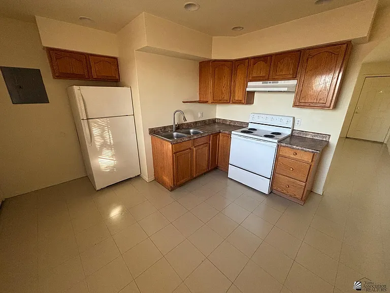 116 E Cactus St — Photo 6