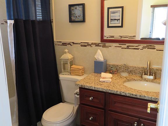 Full Bath w/tub