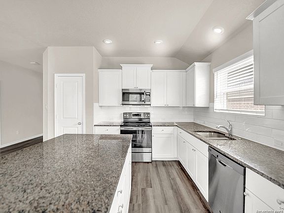 5th image of 225 HOLLAND PARK