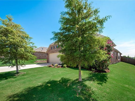 4th image of 1925 Starwood Dr