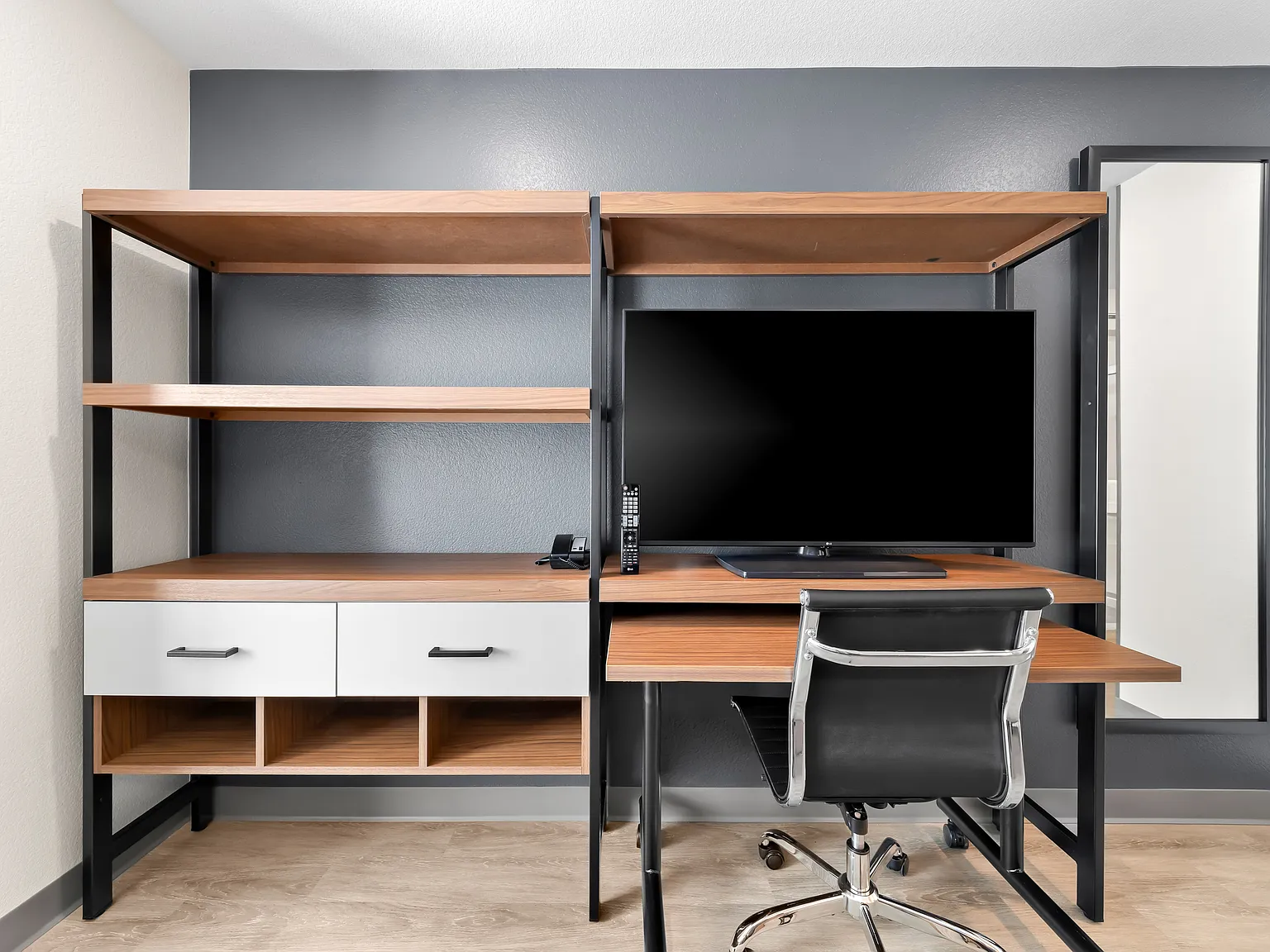 Studio, 450 sqft, $2,340 — Photo 4