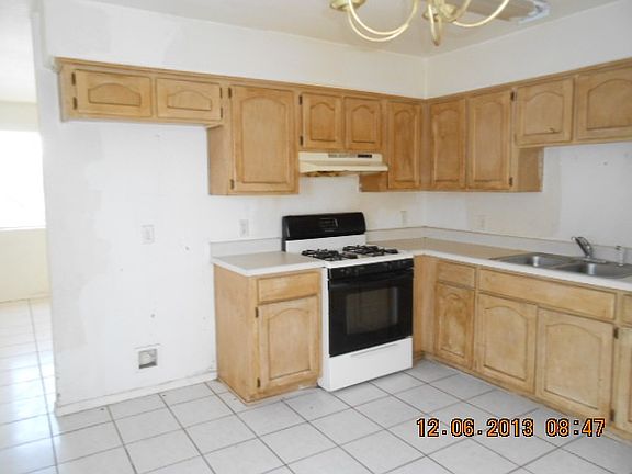 2nd image of 284 E San Felipe St