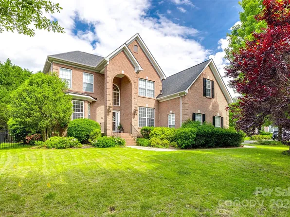 2004 Emerald Pines Dr, Tega Cay, SC 29708