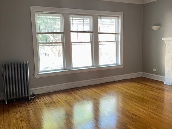 4th image of 7508 N Winchester Ave #1