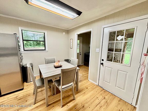 5th image of 1028 Deer Creek Ln