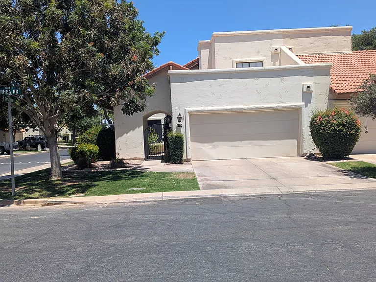 1904 E Rhea Rd — Photo 1