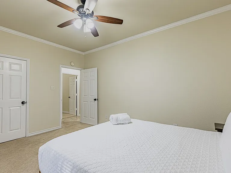 1606 S Hyde Park Ave — Photo 16