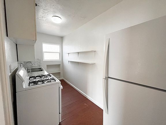 5th image of 2818 E St Unit B