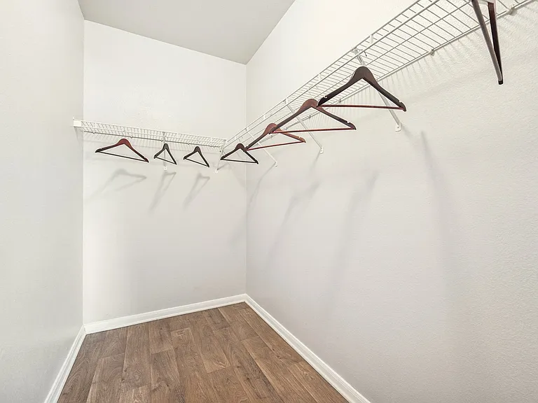 Landings of Carrier Parkway Apartments — Photo 16