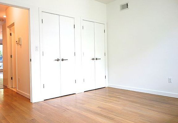 2nd image of 338A 22nd St APT 1
