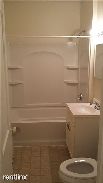 39 Charter Oak Place - Bathroom