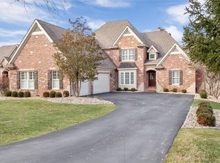 988 Cedars Valley Rd, Saint Albans, MO 63073