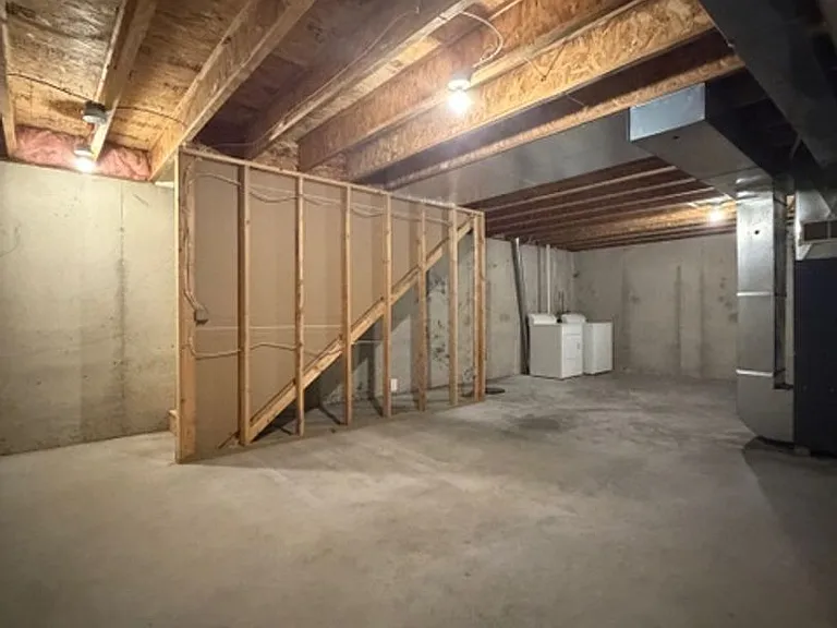 304 W Grant St — Photo 10