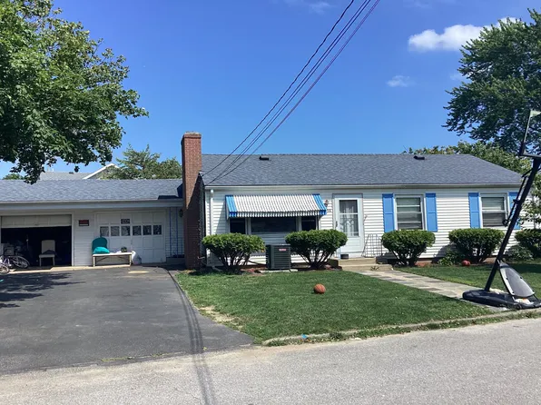 14 Corrente Ct, Pawtucket, RI 02861