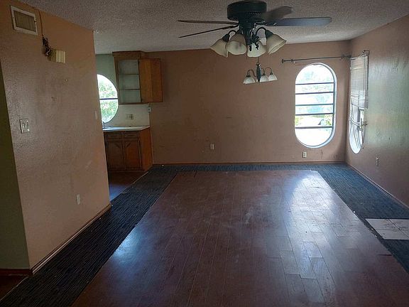 3rd image of 3501 N 23rd Ln APT 211