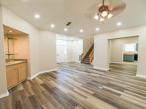 5th image of 9804 Bridgewood Ln