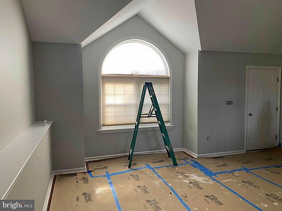 5th image of 54 Stonewyck Hill Rd