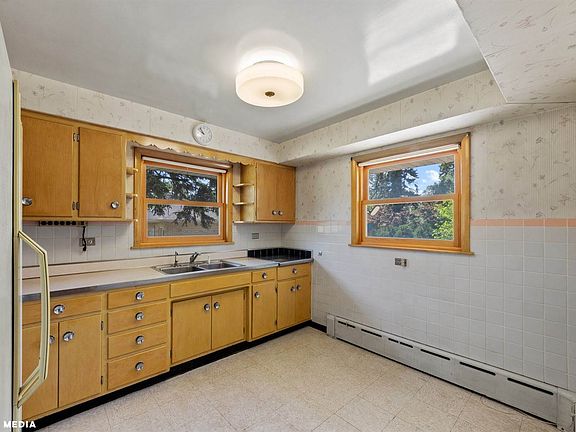 5th image of 4311 Wehrman Ave