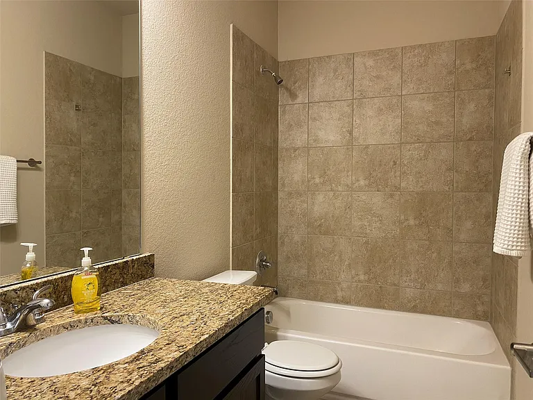 347 Madison Oaks — Photo 34