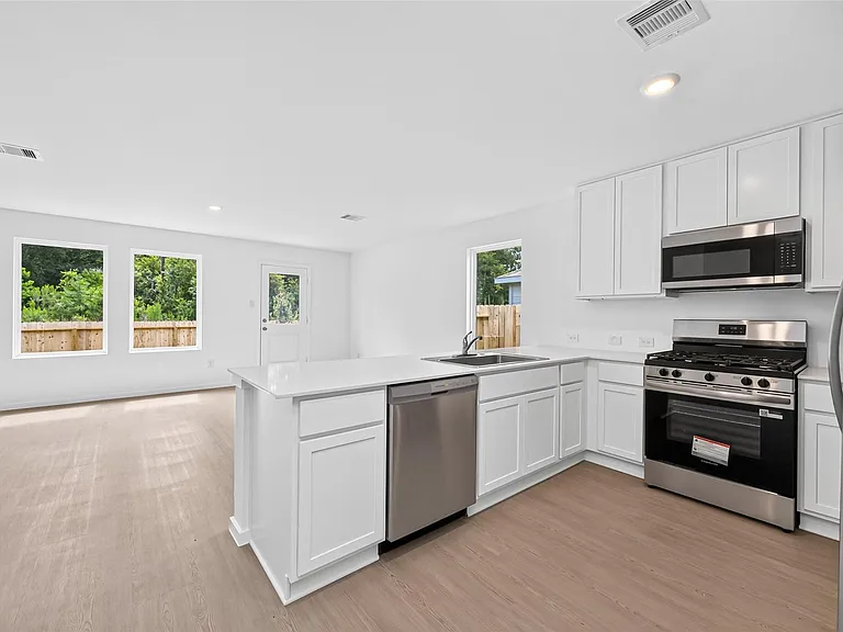 25568 Rose Creek Dr — Photo 11