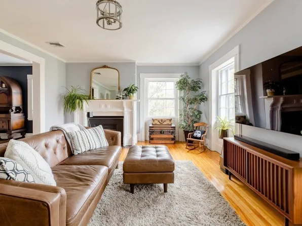 35 Washington Sq #3, Salem, MA 01970