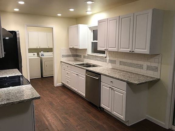 4th image of 404 SE B St