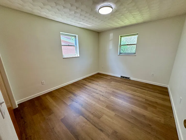 1814 Stoddard St — Photo 14