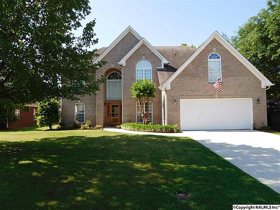 2nd image of 202 Cannes Cir SE