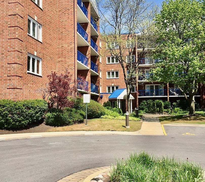 1st image of 6755 N Milwaukee Ave APT 209
