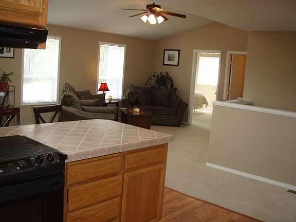 3rd image of 1074 Ashwood Ct SE