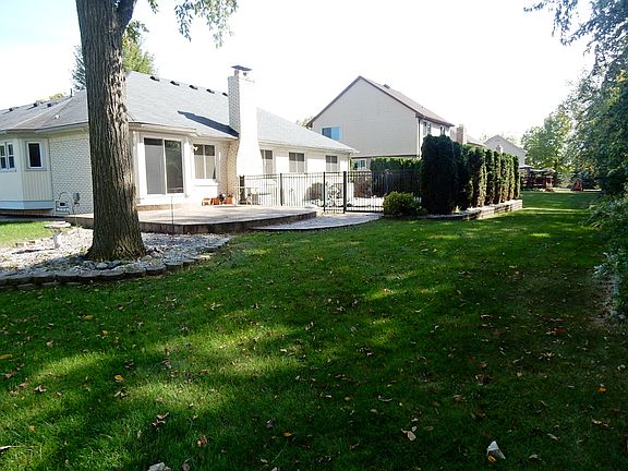 2nd image of 3847 Wayfarer Dr
