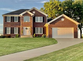 215 Steeple Point Ln, Bedford, IN 47421
