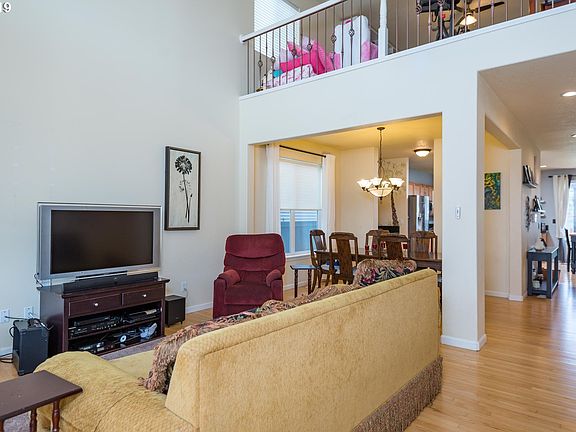4th image of 14596 SE Cherry Hill Ln