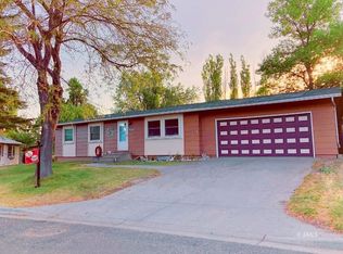 426 Alder Ave, Colstrip, MT 59323