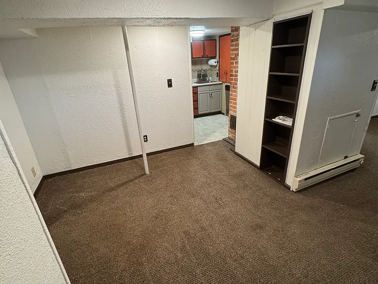 504 Woodford Ave — Photo 10