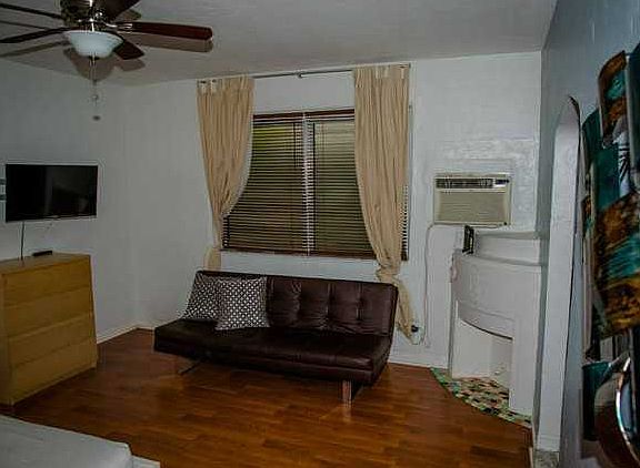3rd image of 734 Jefferson Ave APT 12