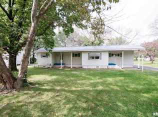 209 N Fahnestock Ave, Glasford, IL 61533