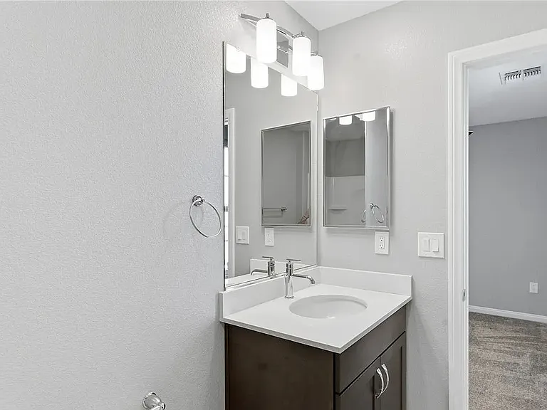 2599 Tolmezzo St — Photo 22