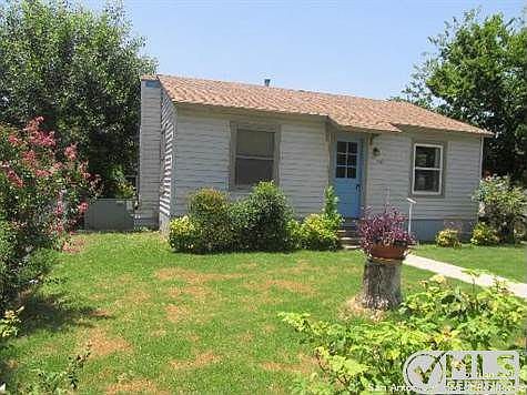 2nd image of 1410 W Hermosa Dr