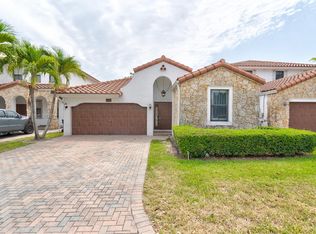 1023 NW 100th Ave, Miami, FL 33172