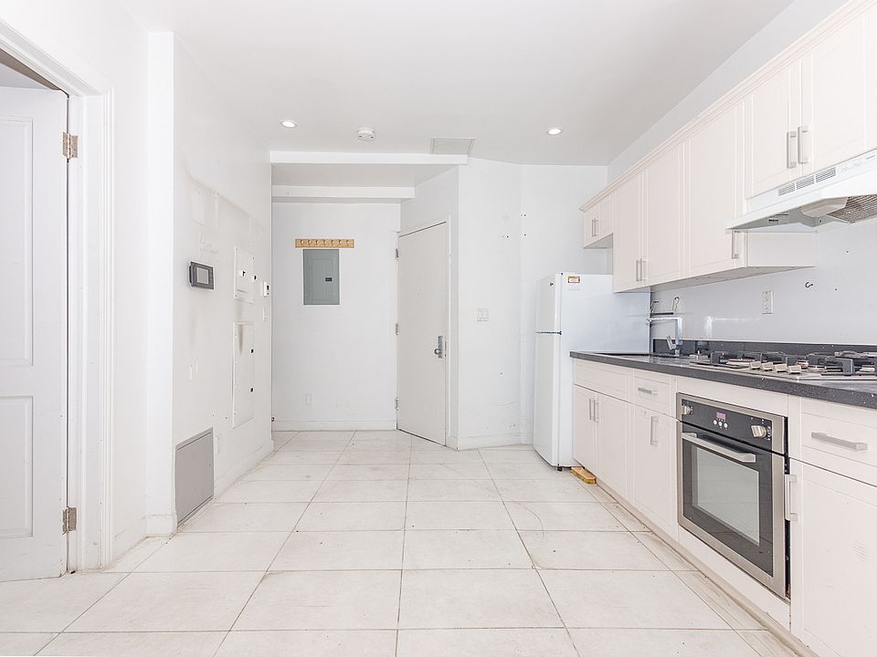 1st image of 78 Herkimer St #23