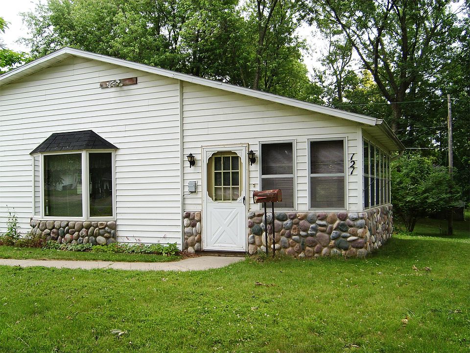 1st image of 121 Reading Ave