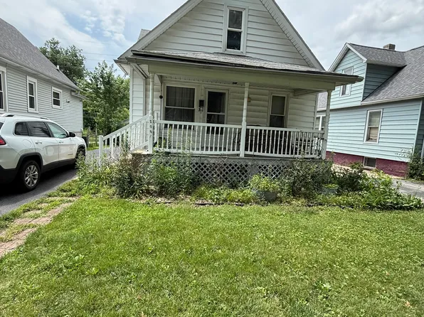 2061 N College St, Decatur, IL 62526