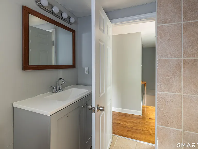 166 Earl Ave — Photo 9