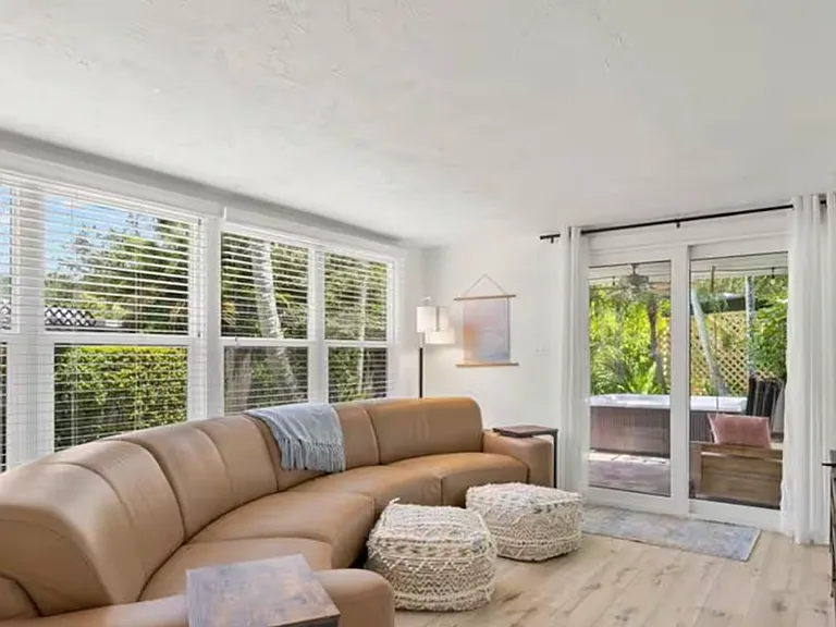 1343 Delmar Ln — Photo 2