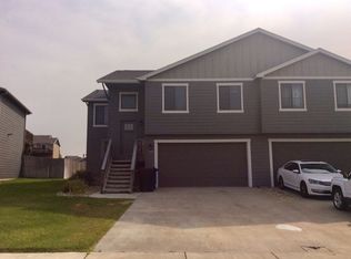 3286 Stephanie Dr, Dickinson, ND 58601