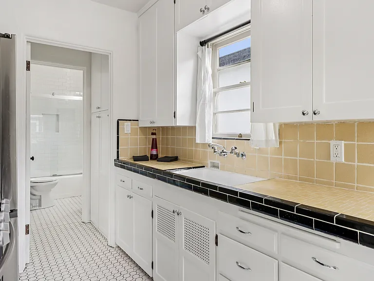 4413 Utah St — Photo 12