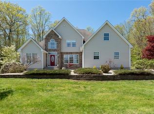 271 Metacomet Dr, Berlin, CT 06037