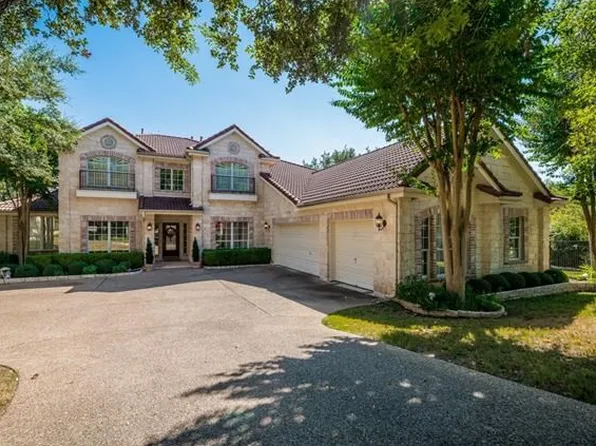 3 Harvest Meadow Ct, The Hills, TX 78738