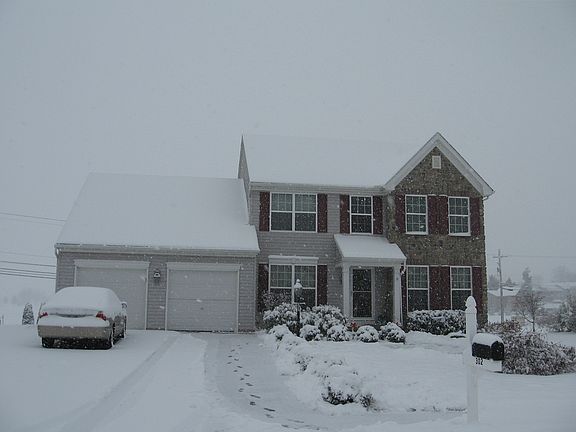 2nd image of 302 Willow Dell Ln